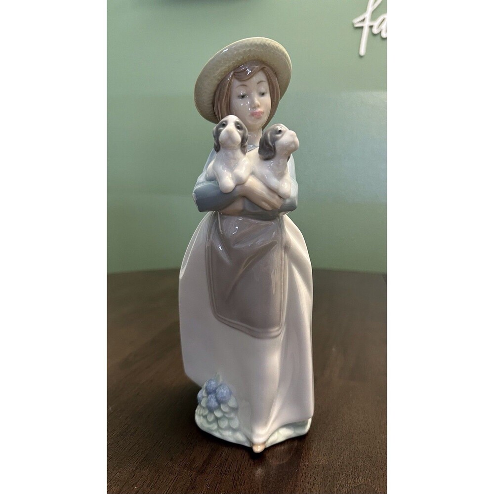 Lladro NAO 1991 Figurine 1156 "what an armful” 10" girl with hat holding puppies